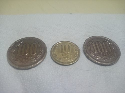 2 Monedas De 100 Pesos Año 1981 Y 1 Moneda De 10 Pesos (mula