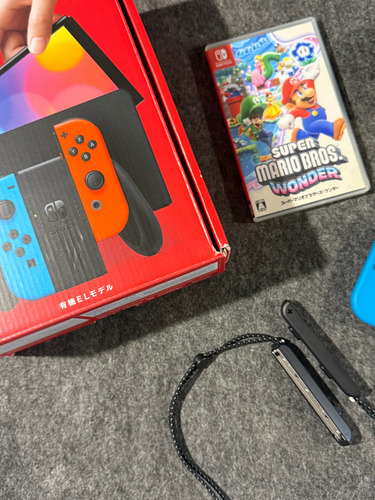 Nintendo Switch Oled 64gb Standard Color Neon + Super Mario Negro (Usado)