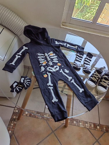 Traje De Calavera Para Niño De 18 Meses. Incluye Calcetines, Guantes Y Tenis Del Numero 14