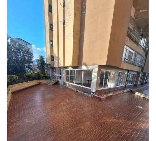 Alquilo Exclusivo Y Remodelado Apto. Colinas De Bello Monte.centro Polo. Puesto Techado, Amoblado, Excelente Residencia