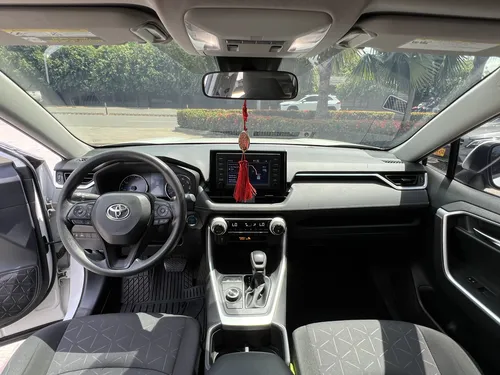 Toyota RAV4 2.5cc XLE 4x4 Hybrid