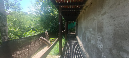 Casa De Dos Dorm, Cocina Comedor, Dos Baños. Pileta Y Dos Dptos Para Alquier Temporal