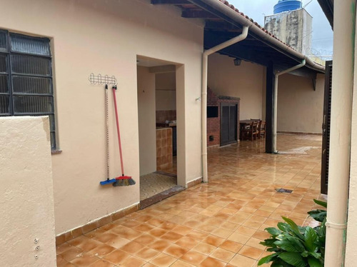 Alugo Casa No Indaiá A 250m Da Praia - (iptu Incluso)