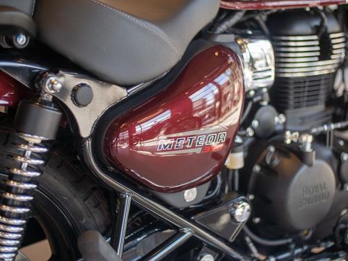 Imagen 11 de 25 de Royal Enfield Meteor 350 Stellar Roja Reserva Ya