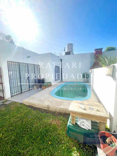 Venta Casa 5 Ambientes Con Parque Y Piscina En Haedo. Excelente Propiedad