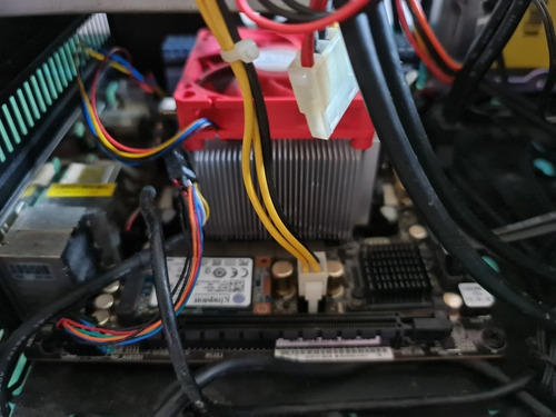 Imagem 4 de 4 de Mini Itx Fm2 A10 7700k 8gb Ddr3 Msata 120gb E Hd500gb