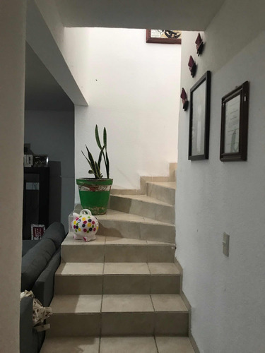 Casa 2 Niveles, 3 Recamaras Y Terraza