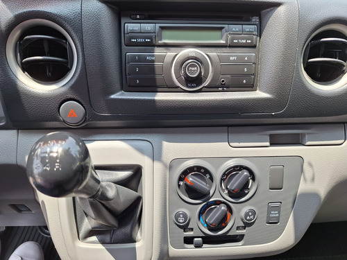 Nissan Urvan 2.5 15 Pas Amplia Aa Mt