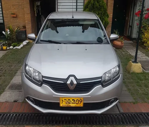 Renault Logan 1.6 Privilege / Intens