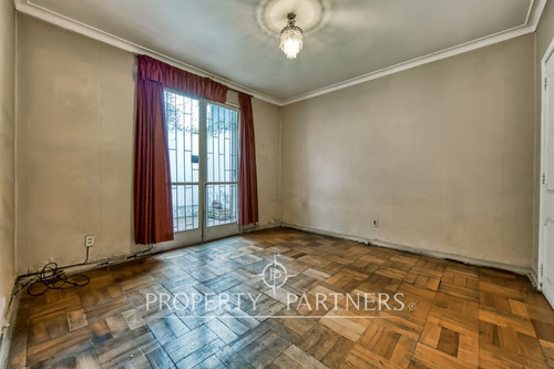 Casa En Venta En Ñuñoa. Preciosa Casa Al Lado Del ...