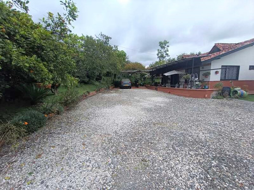 Finca En Arriendo Ubicada En Marinilla Sector Vereda El Chagualo (22332).