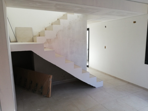 Imagen 13 de 18 de Duplex En Venta 2 D Y Dpto 1 D Con Cochera,