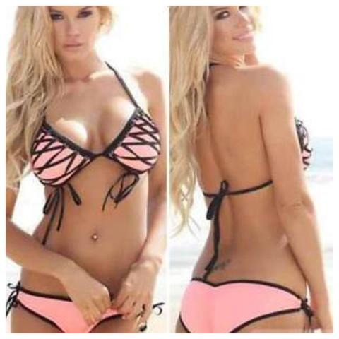 Conjunto Brasier Y Panty Con Cruzado Busto Frontal - Rosado