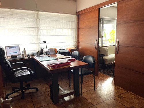Imagen 6 de 25 de Venta Apartamento Pocitos Cuatro Dormitorios Dos Garages Dos Patios Servicio