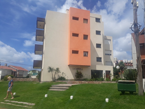   Ambientes 2º Piso Por Escalera Garage Individual Quincho De Uso Común En El Último Piso Vista Al Mar 