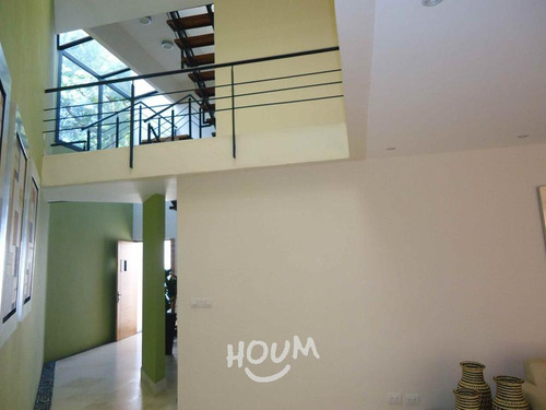 Casa En Jacarandas, Querétaro Con 3 Recámaras, 392 M², Id: 155560