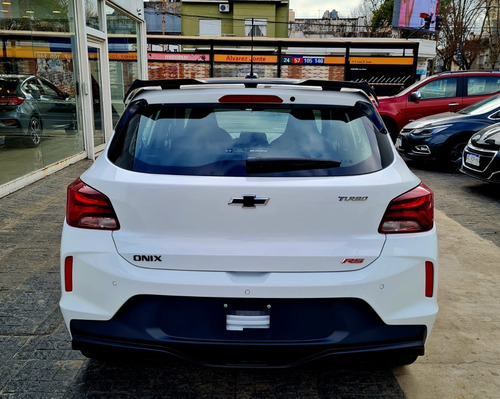 Imagen 24 de 25 de Nuevo Chevrolet Onix Rs 2023 1.0 Tur Color Manual 0km Smar5