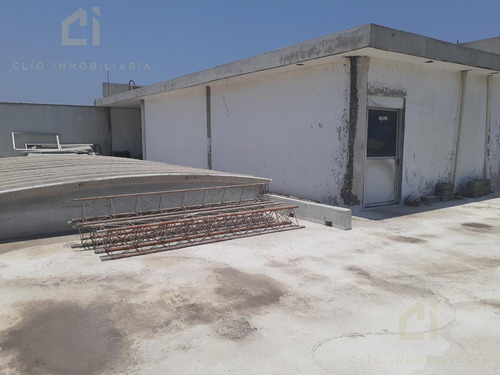 Edificio En Venta En Esquina Con Salones Para Eventos Diversos Y Oficinas Todo Climatizado