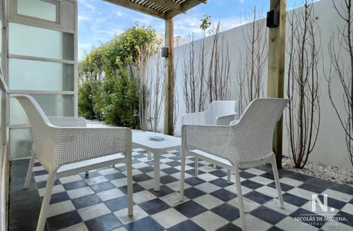 En Venta Casa De 5 Dormitorios En La Barra.