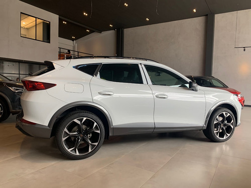 Imagen 2 de 19 de Cupra Formentor Modelo 2023 Metalizado