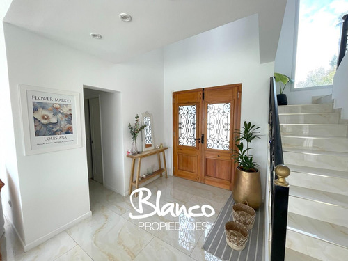 Casa En Venta En Santo Tomás, Pilar, G.b.a. Zona Norte
