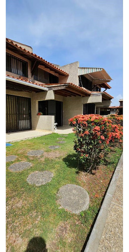 Venta De Town House En Higuerote Ra