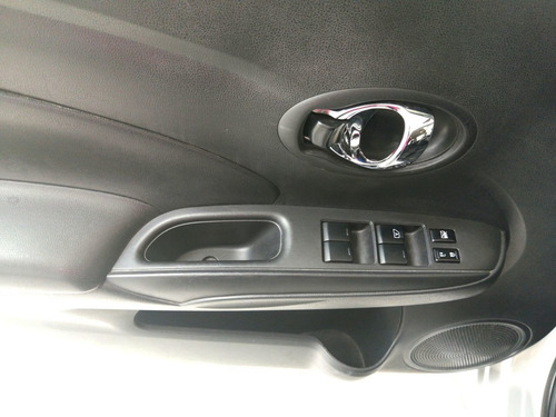 Imagen 4 de 15 de Versa Sense Tm 2017
