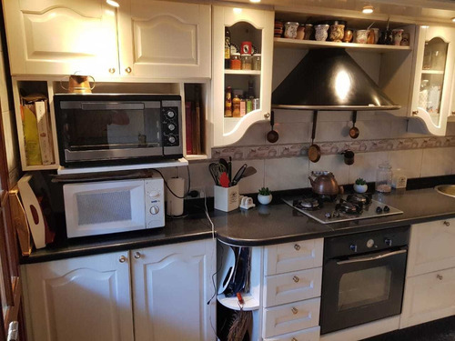 En Venta En Ciudad Jardin Triplex 5 Ambientes 3 Baños , Jardin Con Cochera Cubierta Con Rejas Al Frente, Living Comedor Amplio ,toilet, Cocina Comedor F: 8545