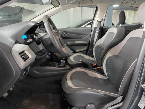Imagen 9 de 16 de Chevrolet Onix 2016 1.4 Lt Mt 98cv