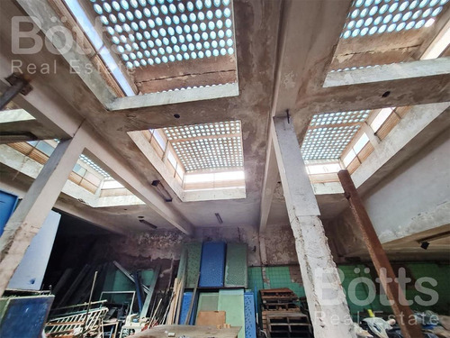 Imagen 6 de 16 de Gran Depósito Con Entrada De Autos, En El Límite De Boedo, Parque Patricios Y Nueva Pompeya