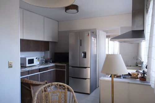 Apartamento En Venta De 5 Dormitorios C/ Cochera En Montevideo