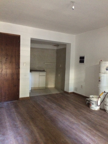 Vendo Apartamento / Ph En Pociotos 1 Dormitorio Mas Azotea