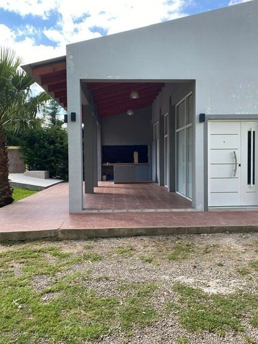 Imagen 4 de 14 de Casa Quinta En Barrio El Rodeo - Gomez - Brandsen