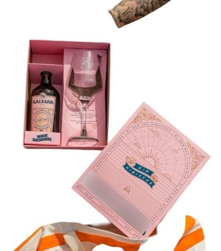 Gin Kalmar Hibiscus 500cc + Copon Kalmar Gin De Mar Gift Box