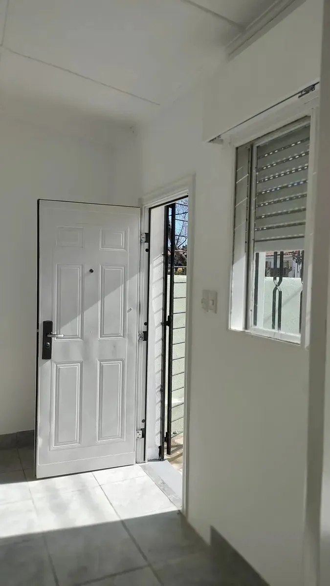 Casa: 1 Dormitorio (entrada De Auto) · Foto 3