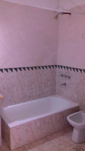 Imagen 10 de 25 de Triplex 4 Amb Con Patio/jardin Y Cochera. Muy Buena Ubicacion