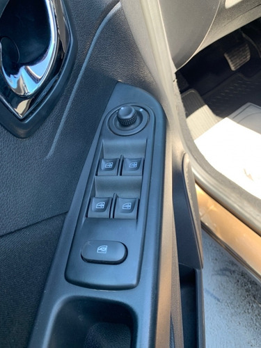 Imagem 9 de 15 de Renautl Captur Life 1.6 2018/2019