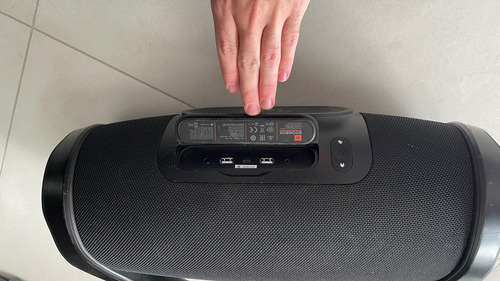 Caixa Som Jbl Boombox Original Usada 110/220v Preta (usada) Preto (Usado)