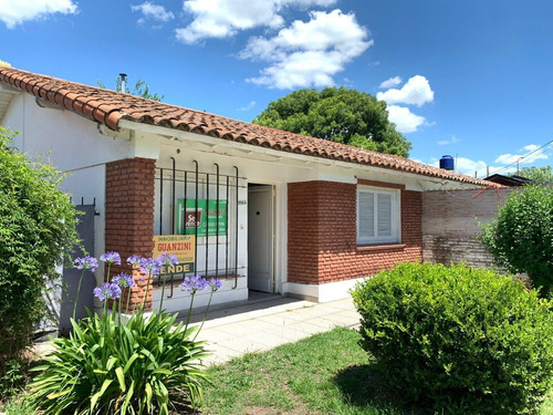 Venta Casa En Lujan 2 Dormitorios