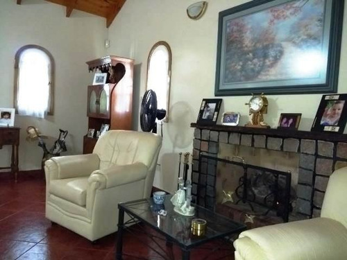 Hermosos Chalet De 3 Ambientes En Las Lomas