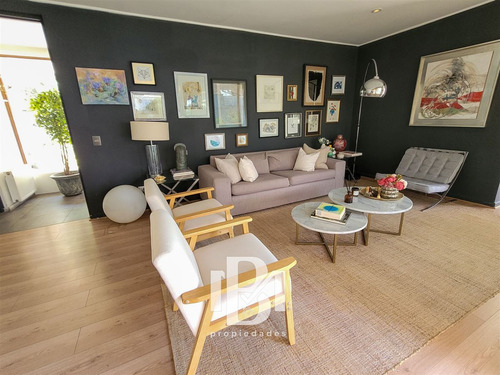 Casa En Venta De 5 Dorm. En Lo Barnechea