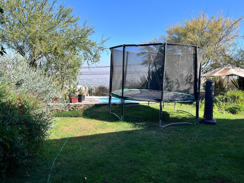 Casa En Condominio Con Excelente Vista A Santiago. 4 Dorm