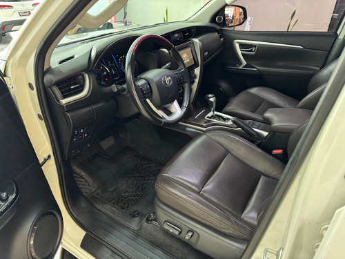 Toyota Hilux Sw4 2.8 Srx 177cv 4x4 7as At