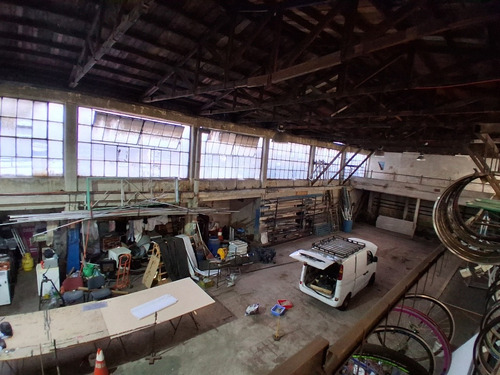 Arriendo Céntrica Bodega Comercial, Arturo Prat - Av. Matta.
