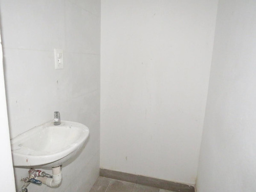 Venta Local Comercial Con Renta- Ciudad Vieja