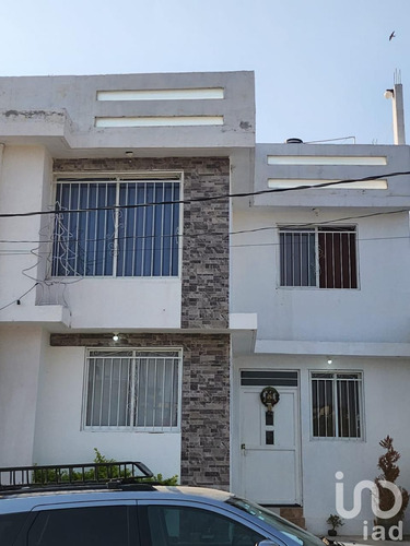 Venta Casa 4 Ambientes Sarh