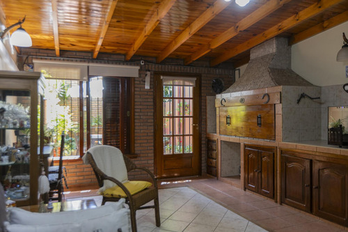 Duplex En Venta 4 Ambientes! Independiente
