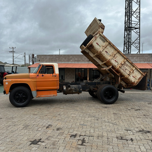 Caminhão Ford F-13000 Basculante