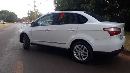 Fiat Grand Siena Essence 1.6 16v