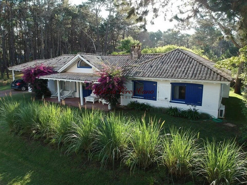 Alquiler Casa En Laguna Blanca , Manantiales 3 Dormitorios - Ref: 18915